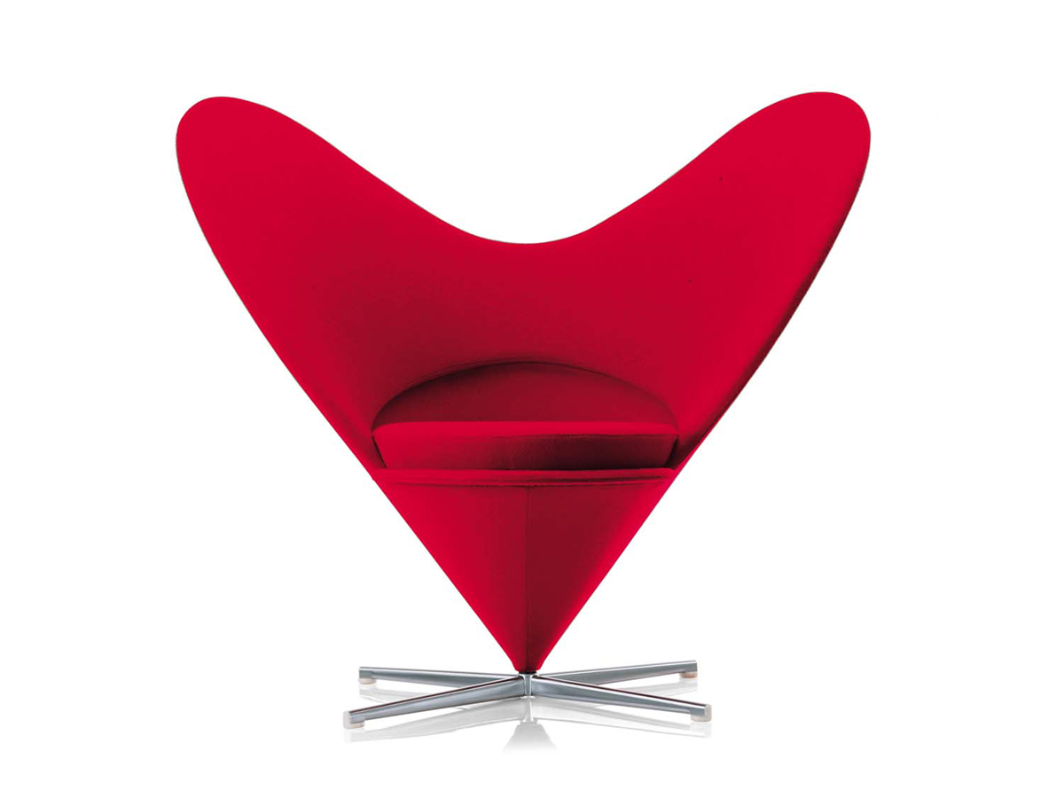 Кресло heart cone chair vitra для гостиной.